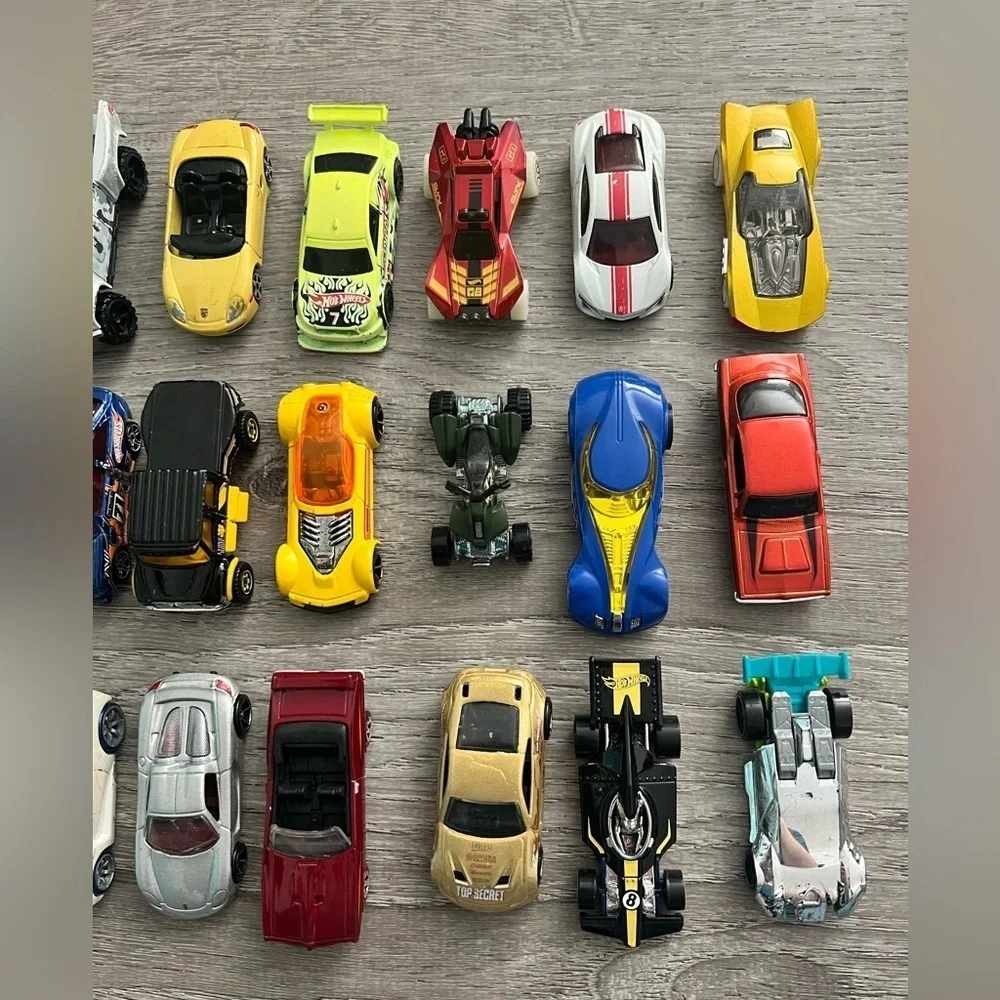 Hotwheels Toy Diecast Cars Lot Of 30 cars lot #6